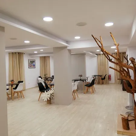 Stellatos House Порос