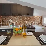 Apartament Stellatos House