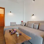 Apartament Stellatos House *