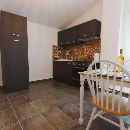 Apartment Stellatos House *
