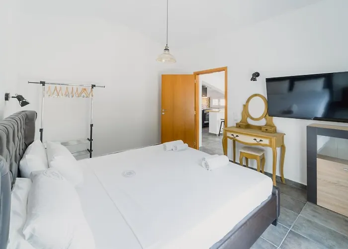 Stellatos House بوروس