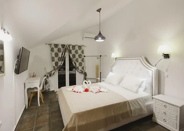 Stellatos House * بوروس